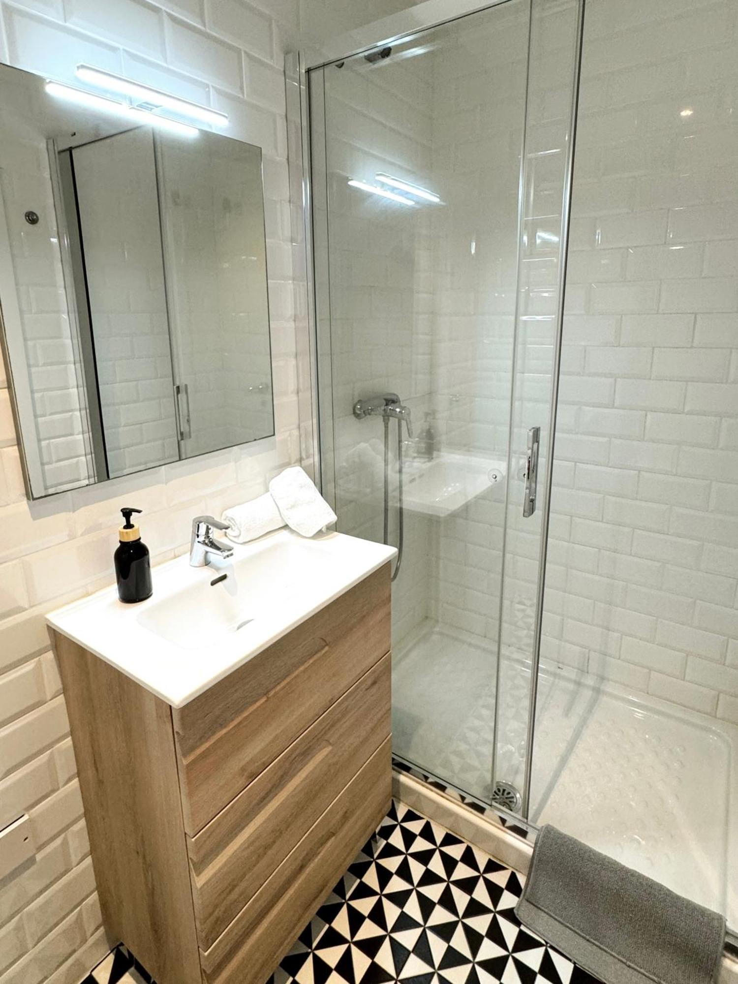 Delightful City Centre Studio Clarendon Apartment - Grand Central House Gibraltar Extérieur photo
